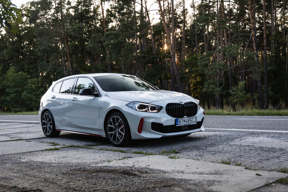 BMW 128ti vs. Volkswagen Golf GTI Clubsport